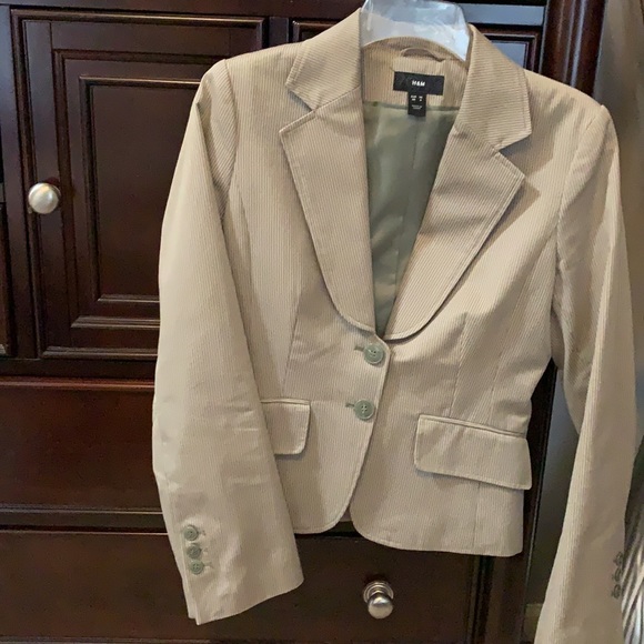 NWOT H&M blazer - size 6 - Picture 3 of 3